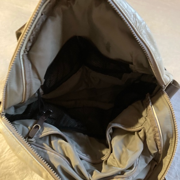 Lululemon Sporty Bag - Picture 5 of 6